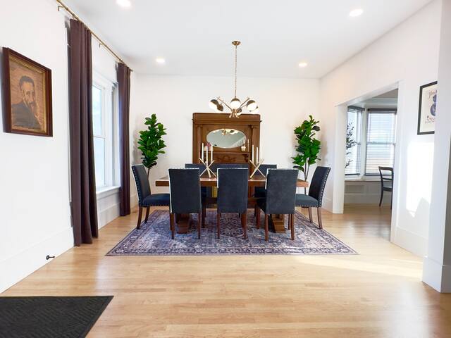 Denver Luxury Home | HOT TUB | Private Yard gallery image 5