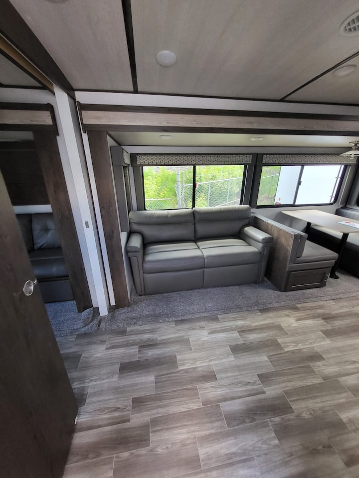 Rv Adventure Awaits! - Hinton