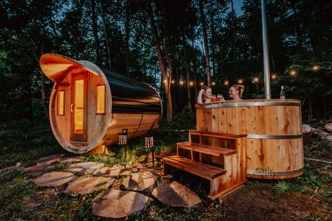 Tiny Home with Sauna + Hot Tub Hideaway Oasis WIFI