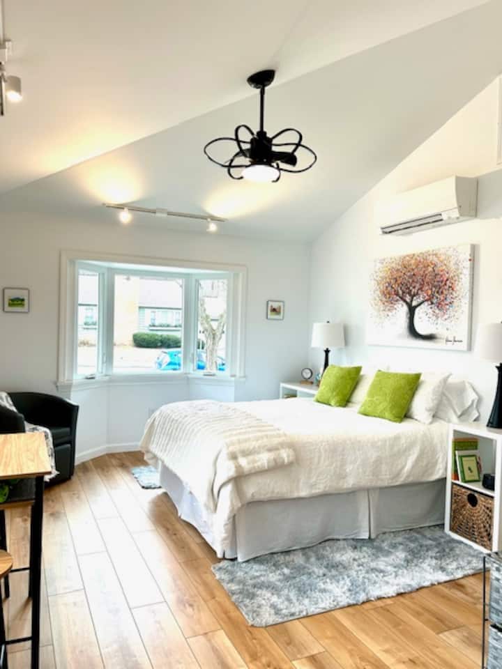 La Petite Suite - Burlington, VT