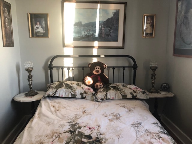 第三间卧室供我们在两次入住之间使用，根据与房东的协议，房客可以使用。