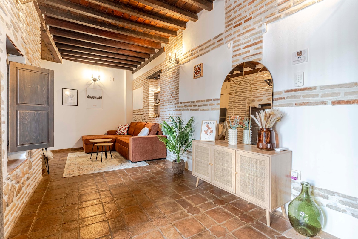 Anuncio de Airbnb popular: Casona San Bartolomé Albaicín. Parking included en Granada