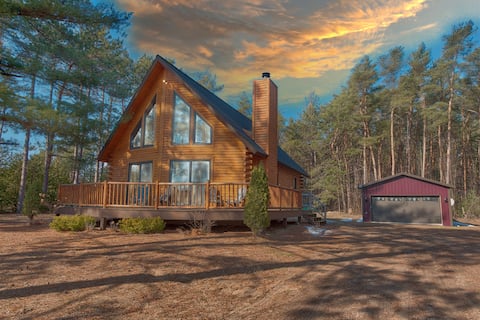 Modern & Cozy Cabin Situated On 10 Private Acres!