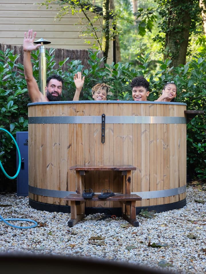 Forest Finest met Hot Tub