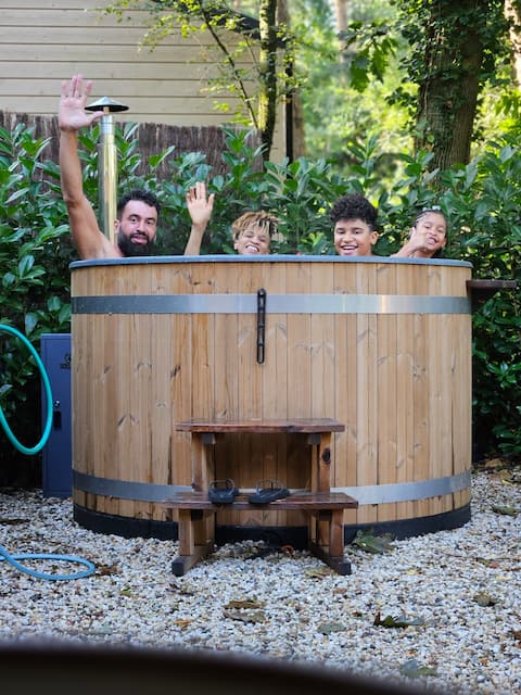 Forest Finest met Hot Tub