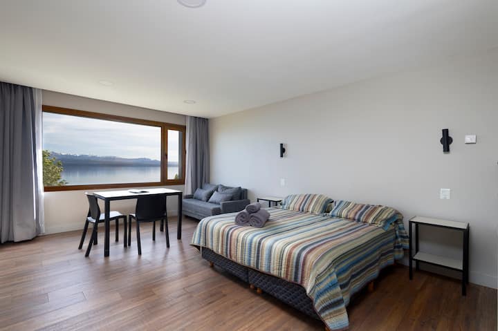 Incomparable Vista Al Lago - Argentina