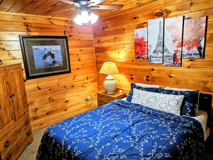 Romantic bedroom designed for couples ❤️