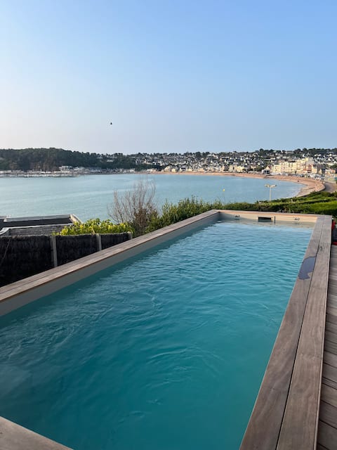 Villa on the cliff
Full sea view!