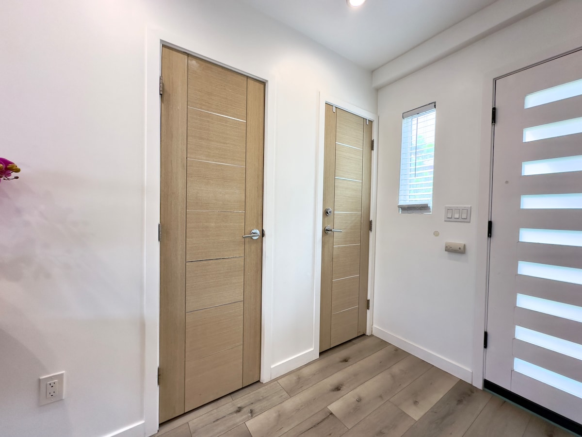 Два гардероба 