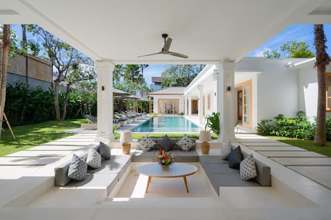 12BR Tropical Miami Style Estate- Berawa, Canggu!