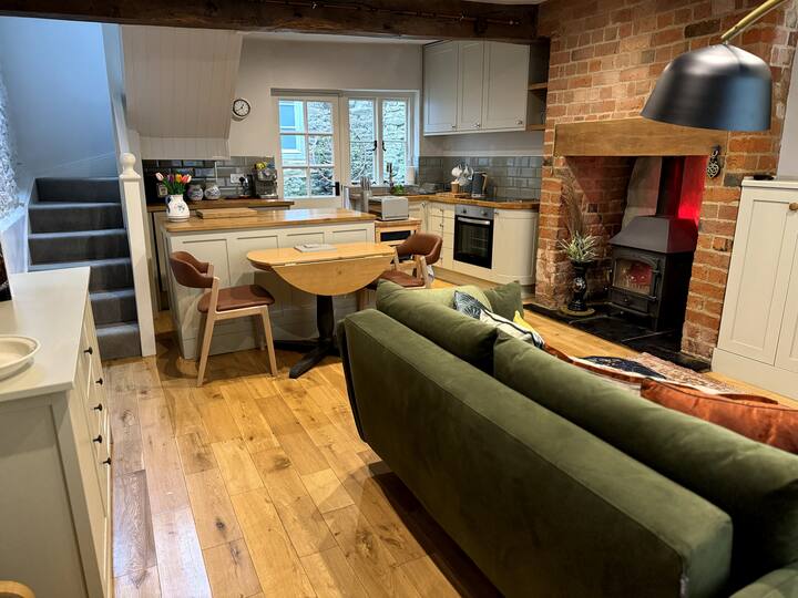 Sophisticated Cottage For 2 - 4 In Central Ludlow - Herefordshire