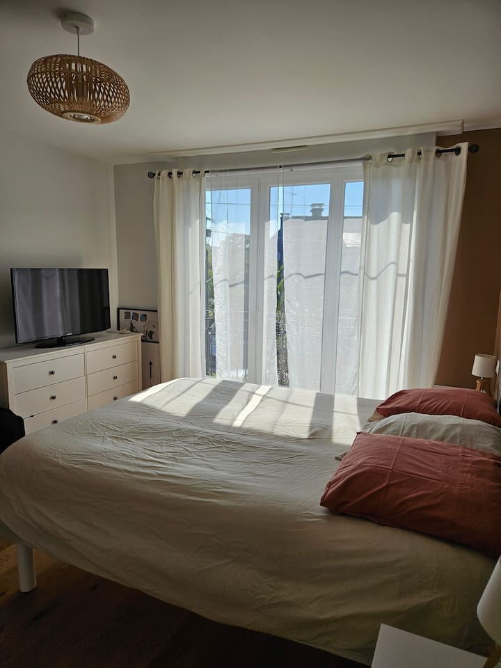 Glavna spavaća soba s krevetom 160x200
TV koji radi s Google Chromecastom