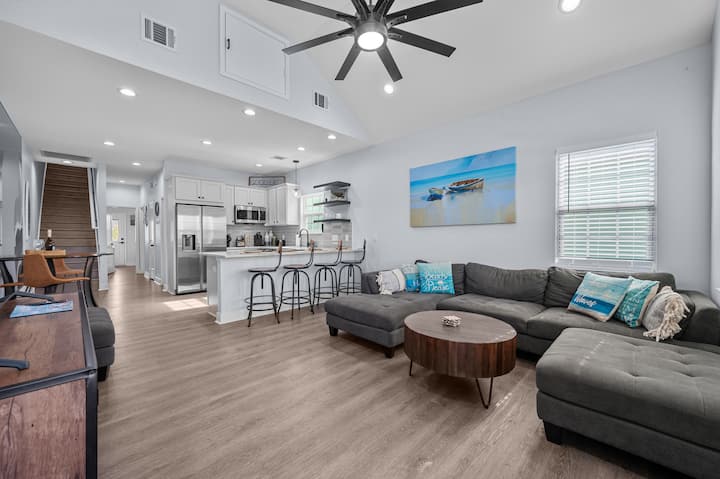 Boatman's Bayside Bungalow, San Leon - Texas City, TX