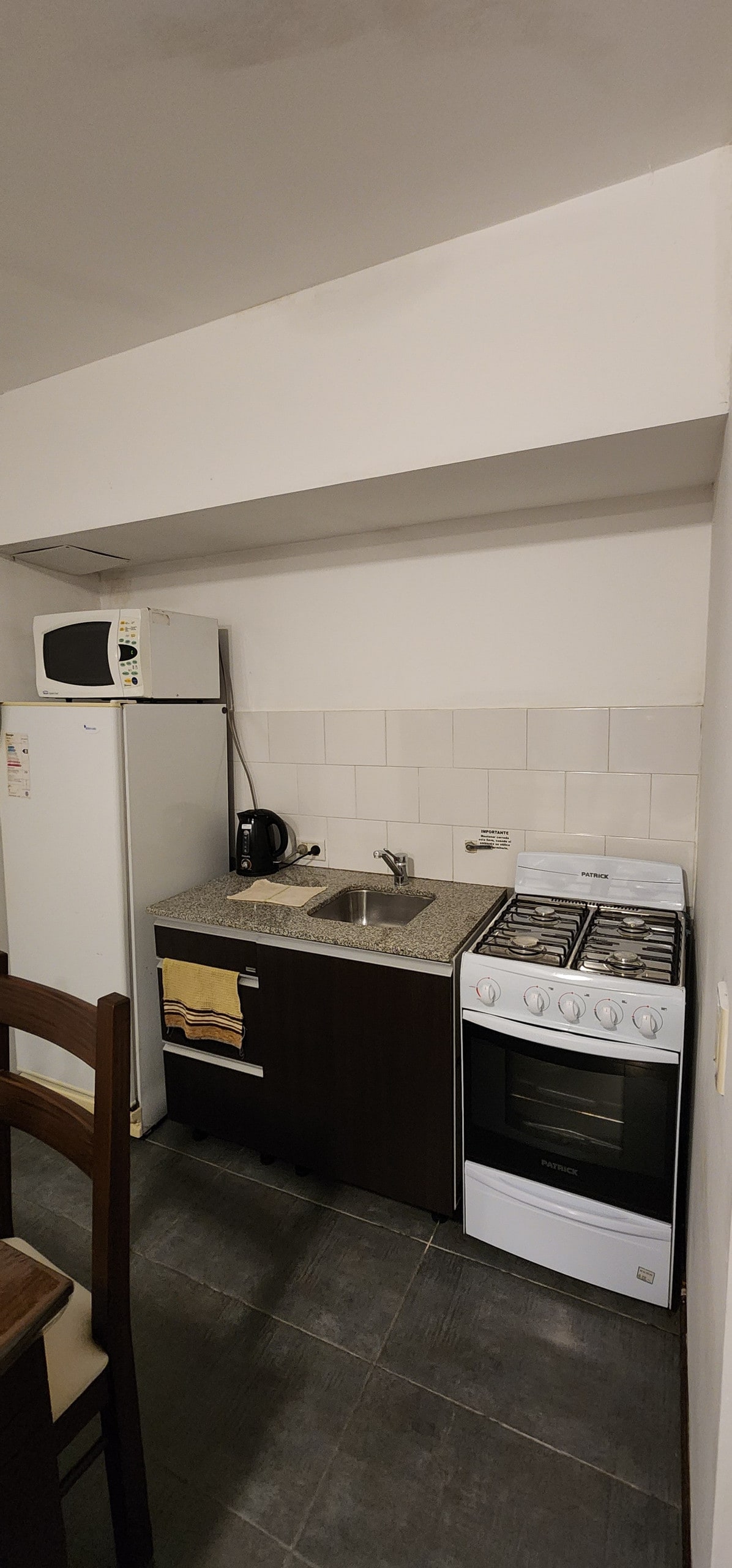 Top performing Airbnb: Centrally located and comfortable studio in Concordia