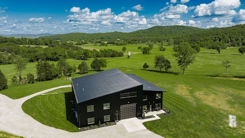 Bat Barn: Phenomenal Themed Luxe Stay Near Lake