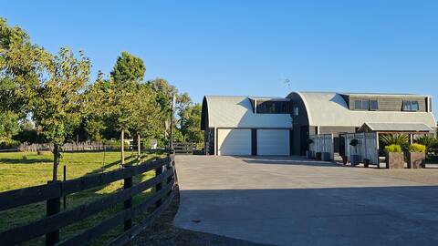 The Barn and Bivvy - panoramic rural views