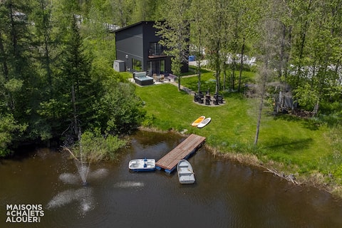 At Lac du Roy | Waterfront | Hot tub | Animals