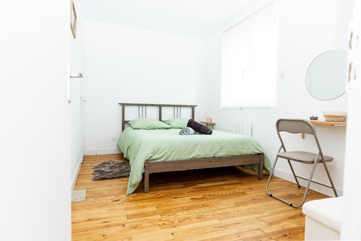 Საძინებელი 3 - ორადგილიანი საწოლი 140 × 190