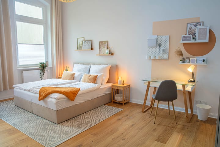 City Room Near Central Station | Design Meets Calm - Berlin