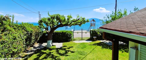 Politika Beach House Garden View