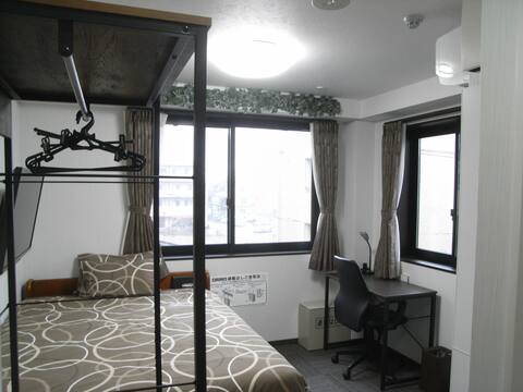 Less than 2 min walk to Sta +12 min to Asakusa ! !