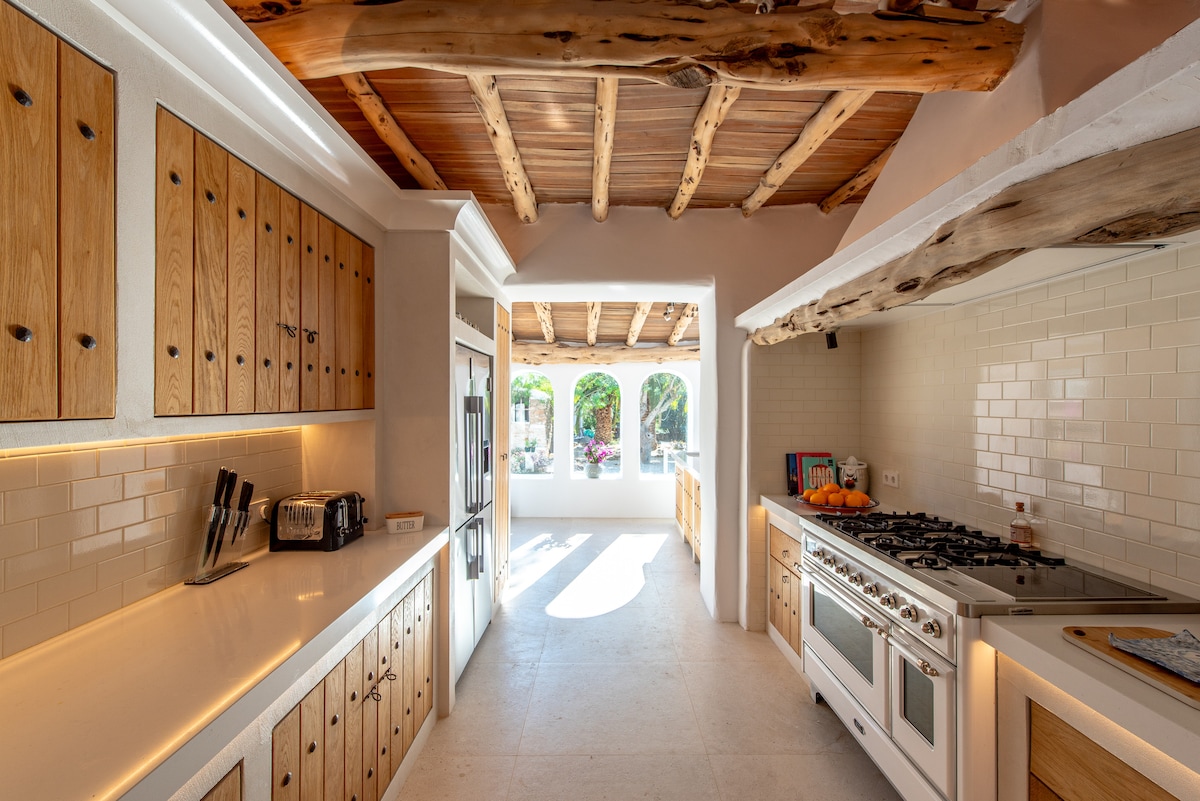Luxury Authentic Family Finca/Villa Homestay Ibiza 4
