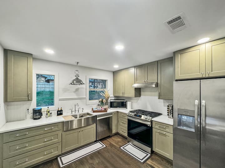 Entire Home Denton - Unt & Downtown - Corinth, TX