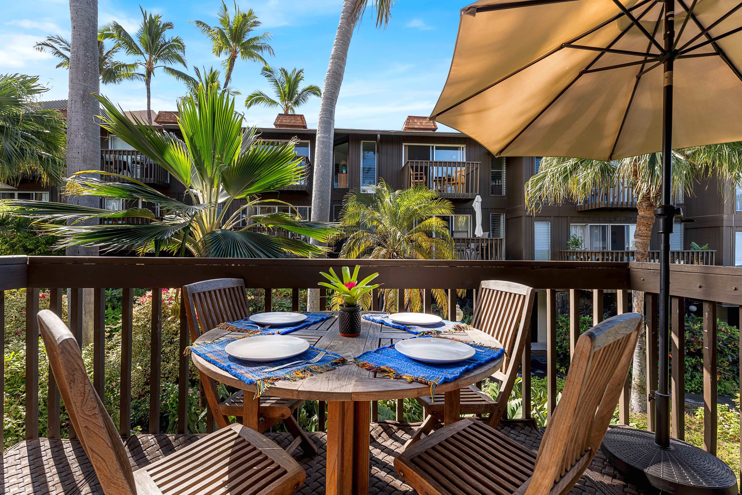 Townhouse in Kailua-Kona · ★4.93 · 1 bedroom · 2 beds · 1.5 baths - Image 38