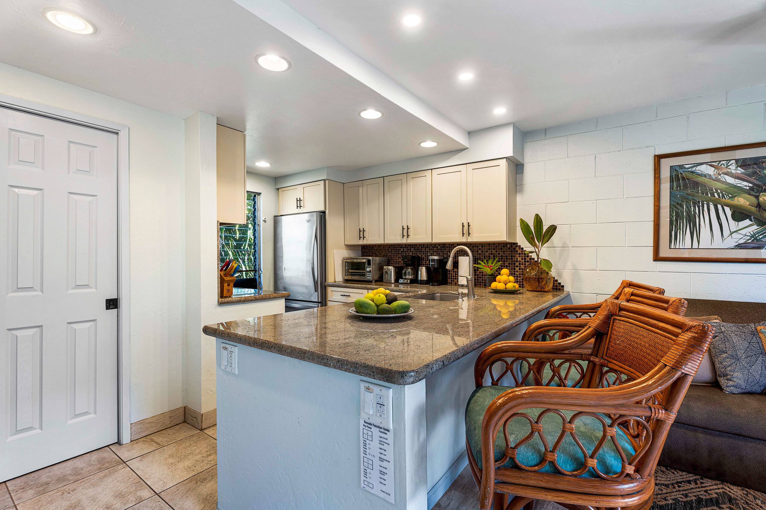 Townhouse in Kailua-Kona · ★4.93 · 1 bedroom · 2 beds · 1.5 baths - Image 21