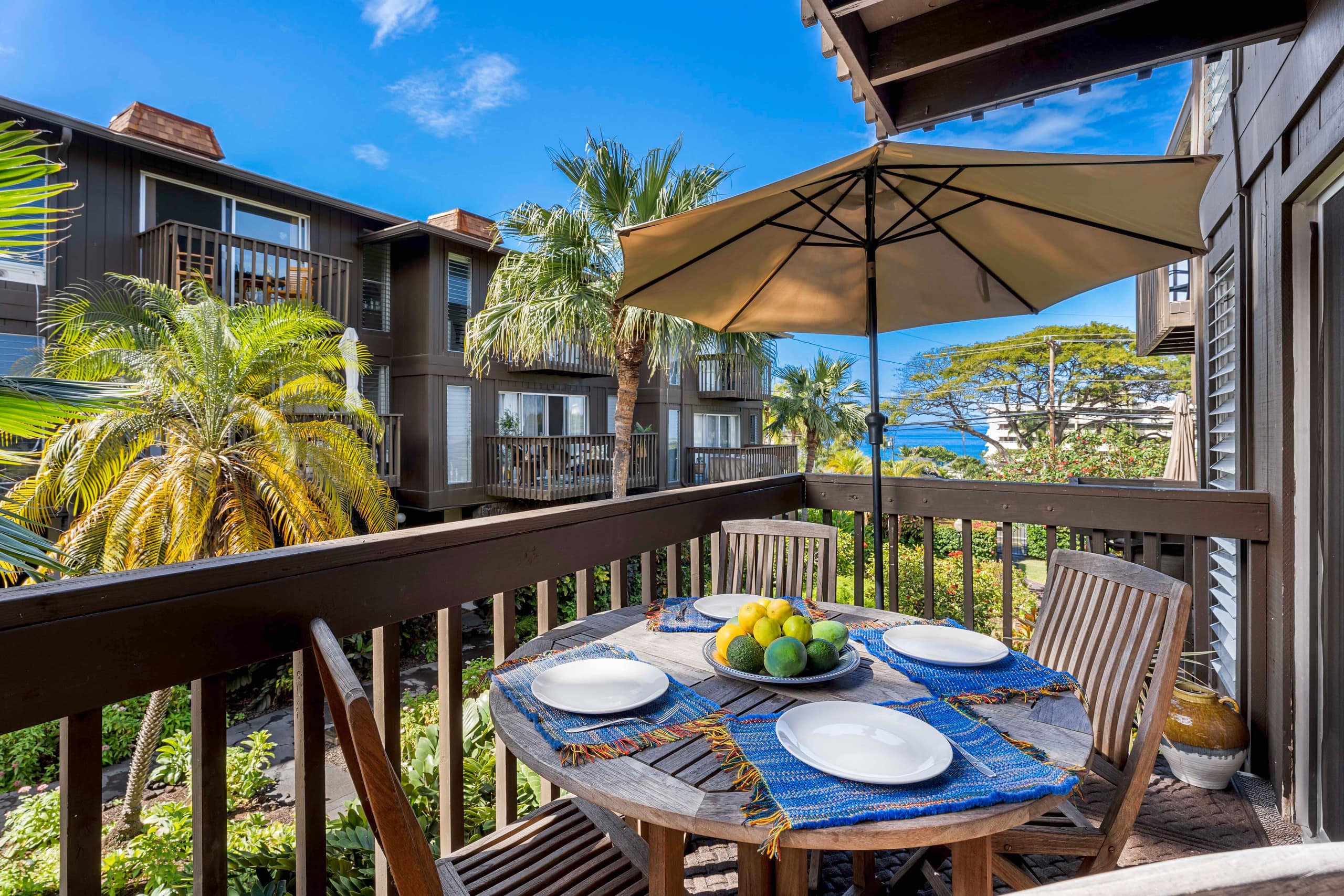 Townhouse in Kailua-Kona · ★4.93 · 1 bedroom · 2 beds · 1.5 baths - Image 41