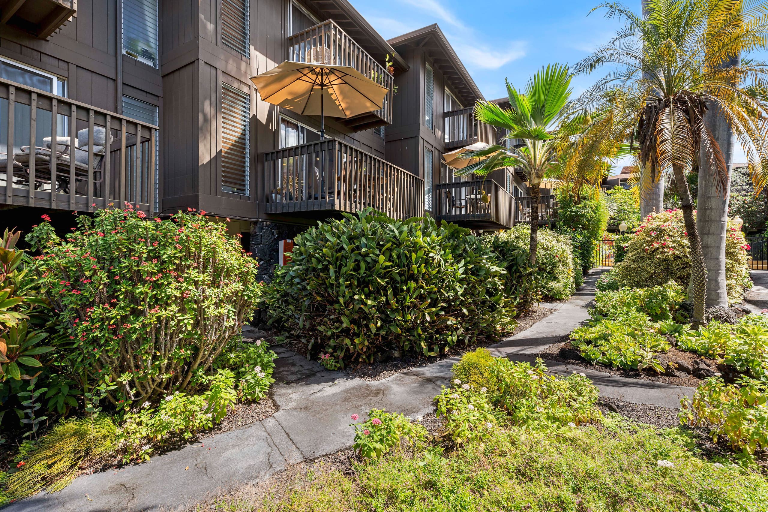 Townhouse in Kailua-Kona · ★4.93 · 1 bedroom · 2 beds · 1.5 baths - Image 46