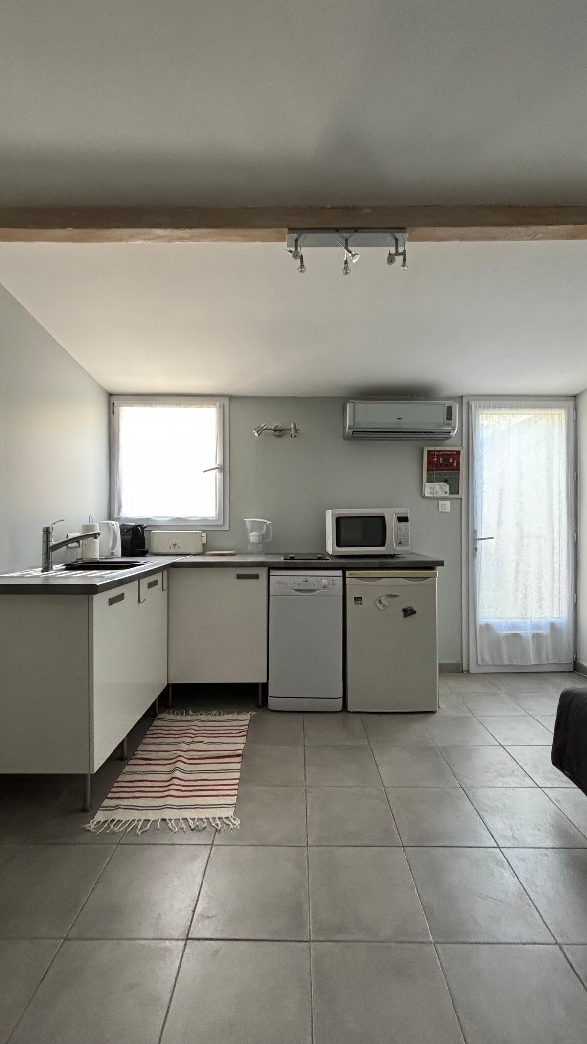 Successful Airbnb property: Comfortable beachfront studio in La Ciotat