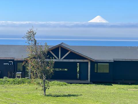 Beautiful home, with access to the lake