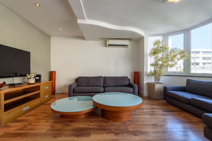 4 bedroom, 5 bathroom Penthouse, large terrace gallery image 2