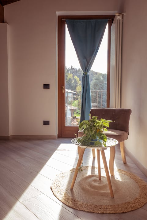 Successful Airbnb property: Larius Apartment - ComoLakeView, free parking in Mandello Del Lario