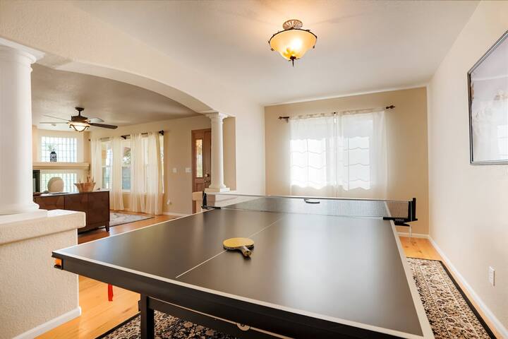 Luxe Denver Home – Golf, Rocky Mntn & Lake Views! gallery image 3