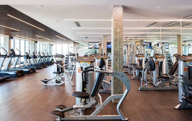 The Pinnacle Sky Manor: Pike Place Luxury gallery image 2