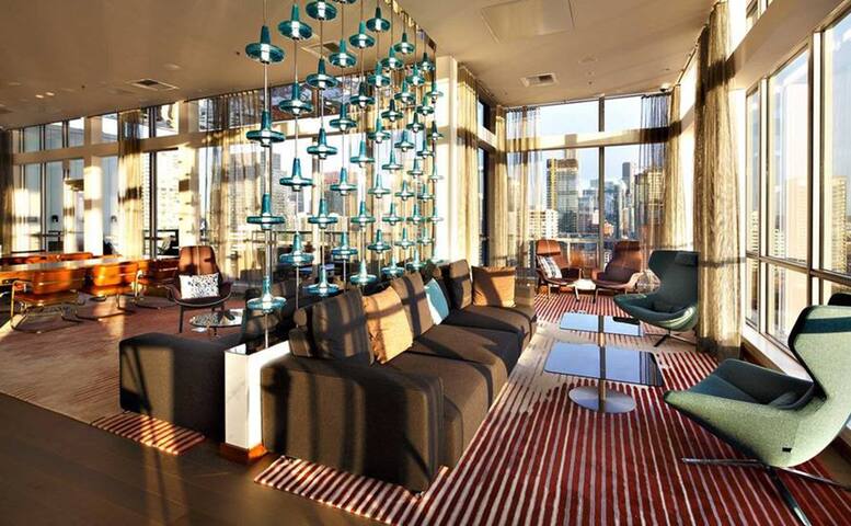 The Pinnacle Sky Manor: Pike Place Luxury gallery image 4