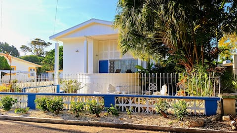 Spacious 6-Bedroom Retreat • 3 Min Walk to Beach