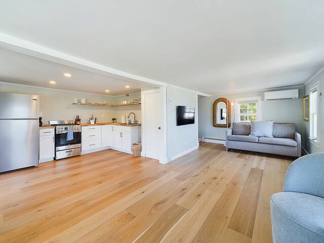 1661 Farm & Gardens Cottage gallery image 3