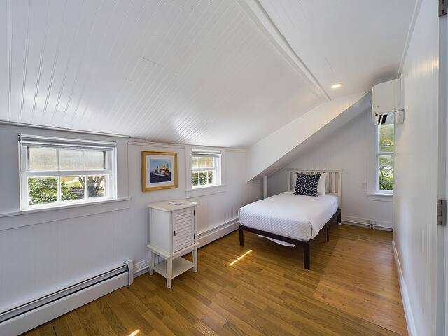 1661 Farm & Gardens Cottage gallery image 5