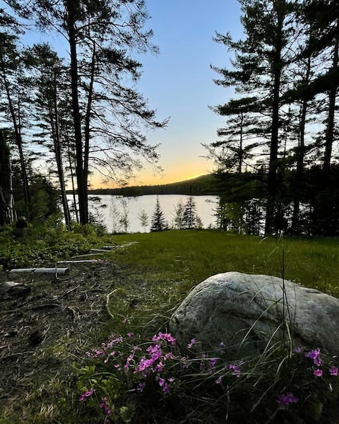 Westwind Lakefront Getaway