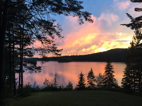 Westwind Lakefront Getaway