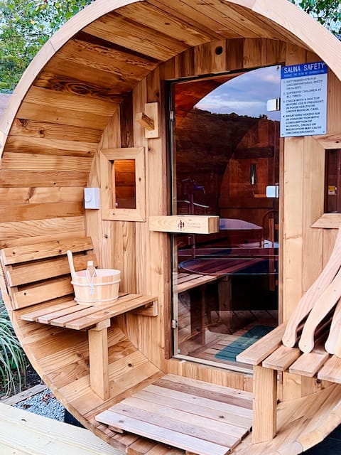 Catskill Lakeside! Fireplace-Sauna-Hot Tub-ColdTub