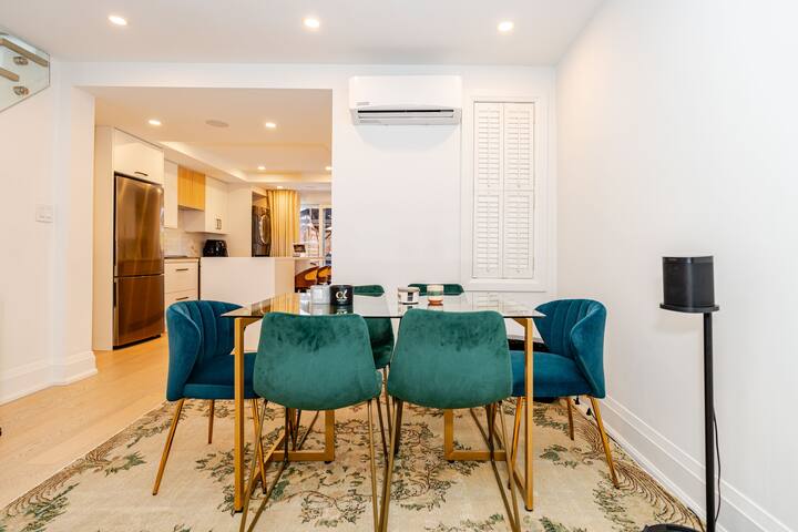 Modern 3BR Home – Heart of Downtown Toronto! gallery image 2