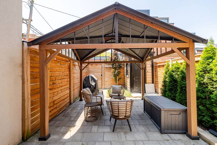 Modern 3BR Home – Heart of Downtown Toronto! gallery image 5