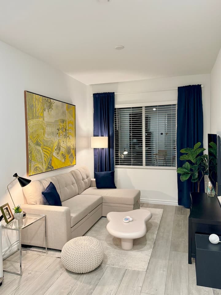 Luxury Private Guesthouse | 2 Beds | 15 Min-strip - Las Vegas, NV