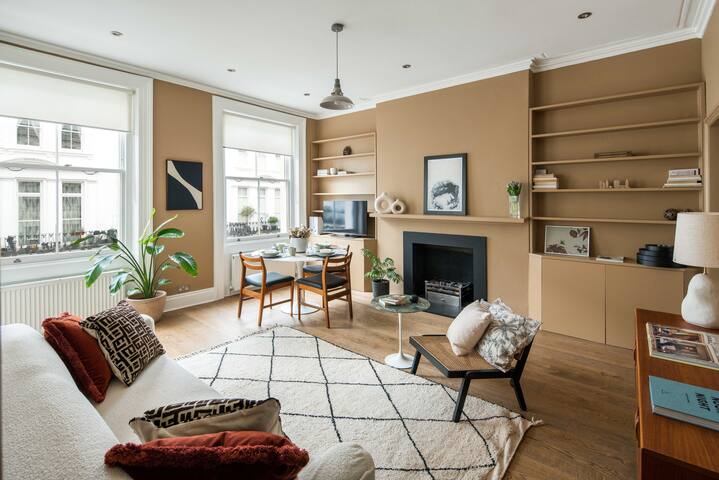 Royal Mid-century in Notting Hill