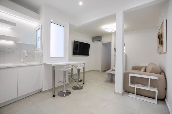 Acropolis Museum Apartment by A&A Residencies gallery image 3