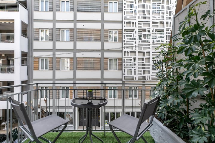 Acropolis Museum Apartment by A&A Residencies gallery image 4